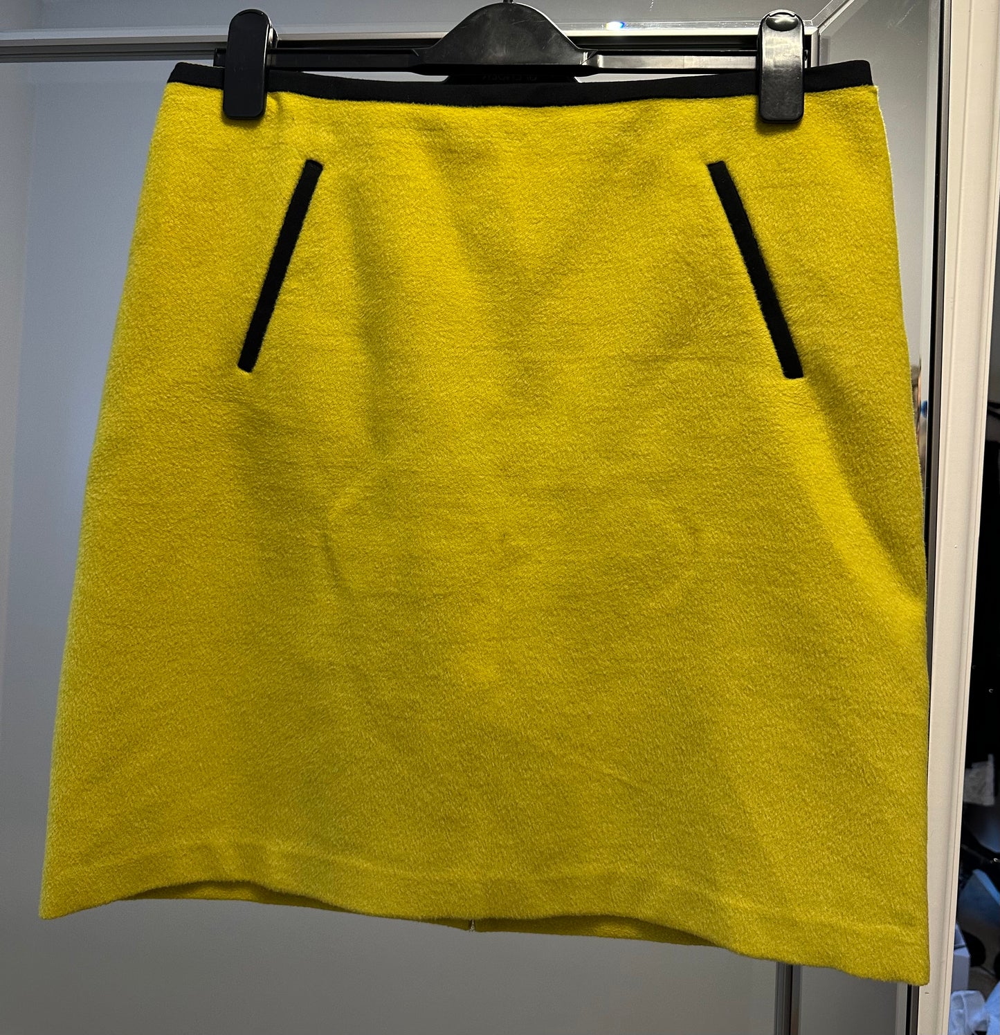 Marks and Spencer’s mustard yellow skirt size 14