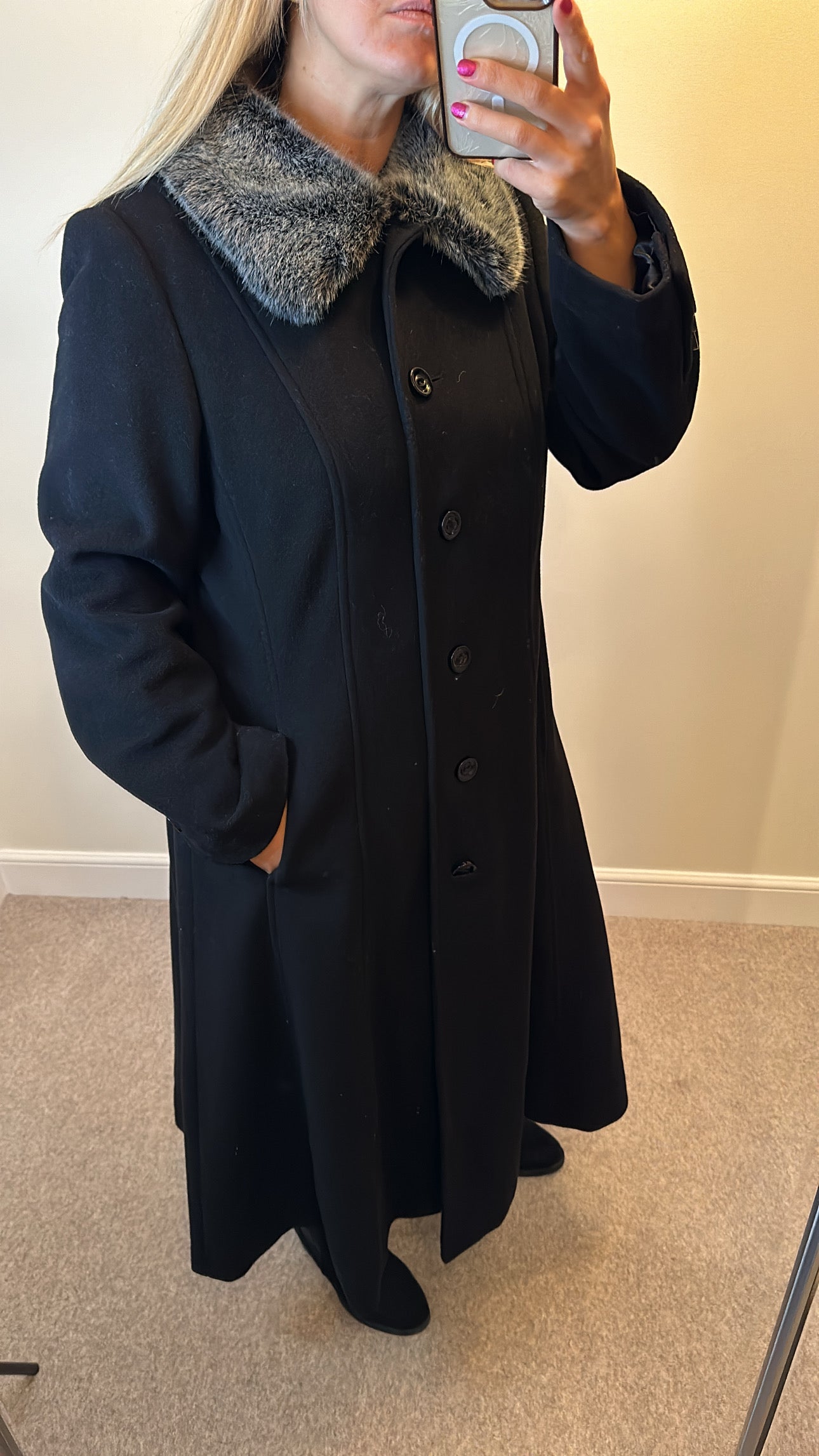 Windsmoor wool and cashmere black long line jacket with detachable faux fur collar size 16