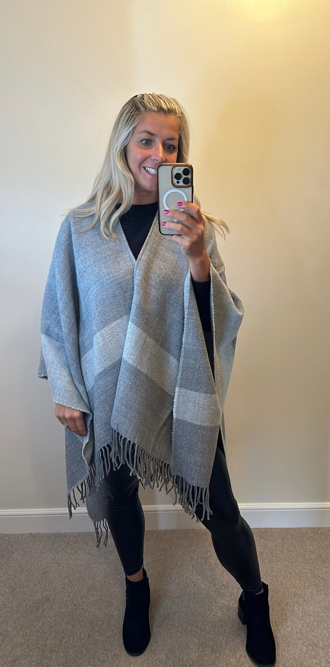 Grey poncho / scarf