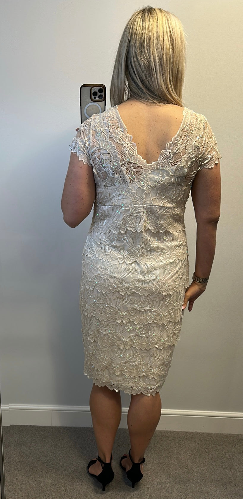 Gina Bacconi cream sequin lace dress size 18 brand-new with tags