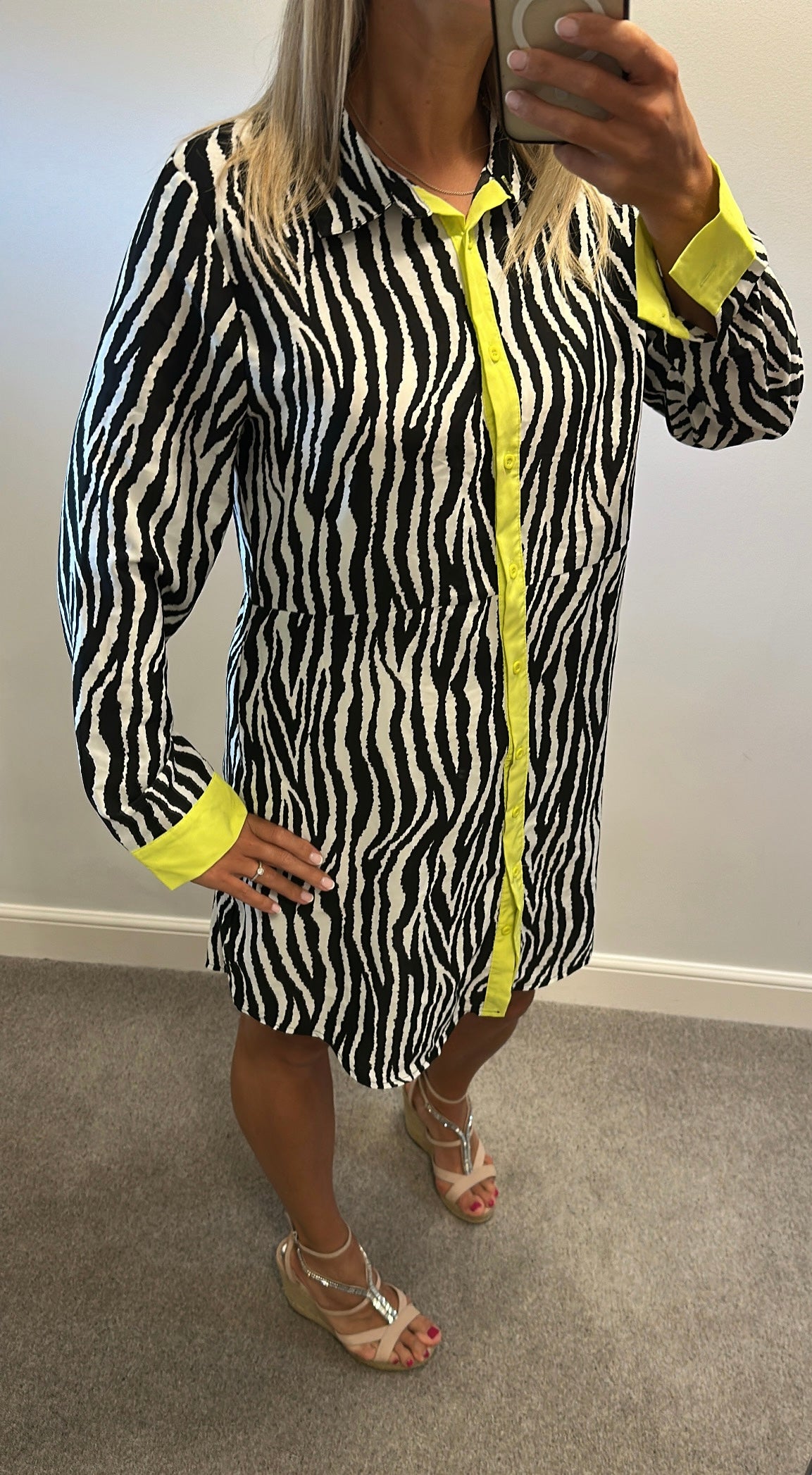 Girl in mind black and white print shirt dress size 14