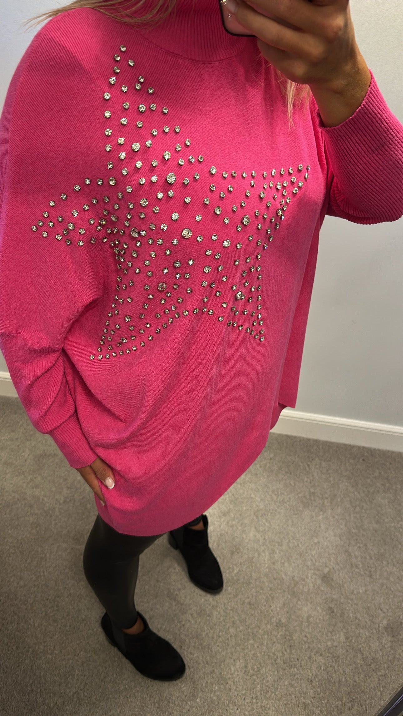 Diverse pink batwing rhinestone star jumper one size fitting upto size 22