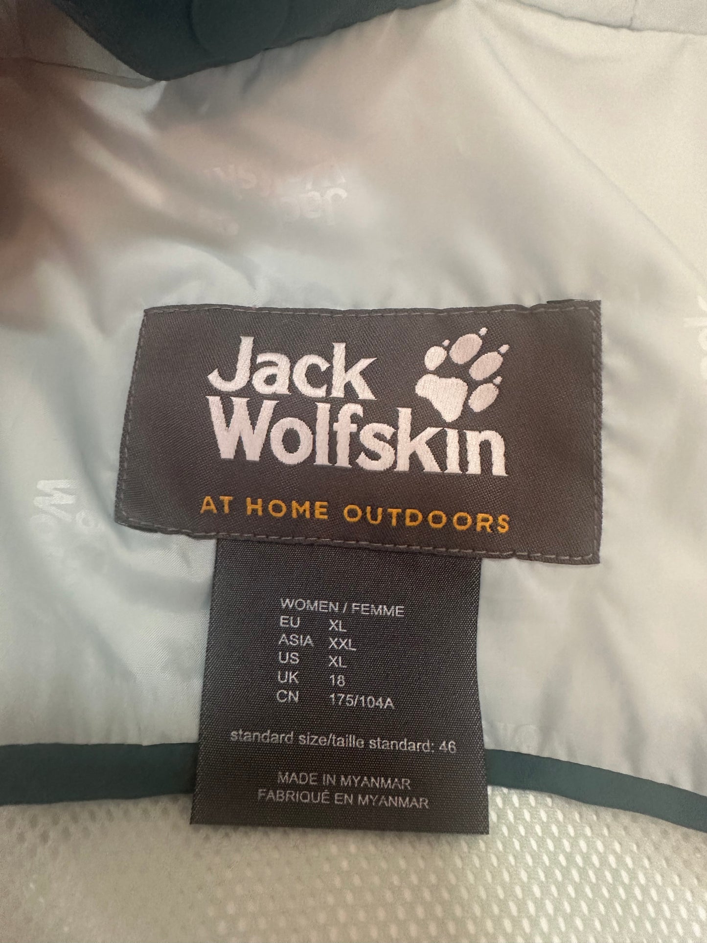 Jack Wolfskin rain jacket size XL would fit upto size 18