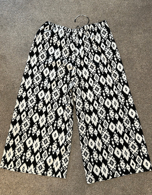 M&S collection black / white crop wide leg trousers size 18