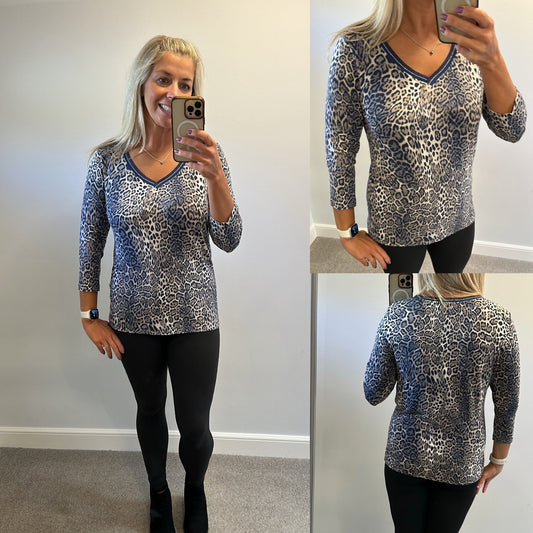 Bianca navy animal print jumper would fit upto size 16
