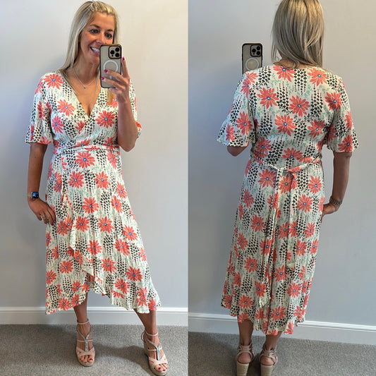 Peruna floral dress size 12