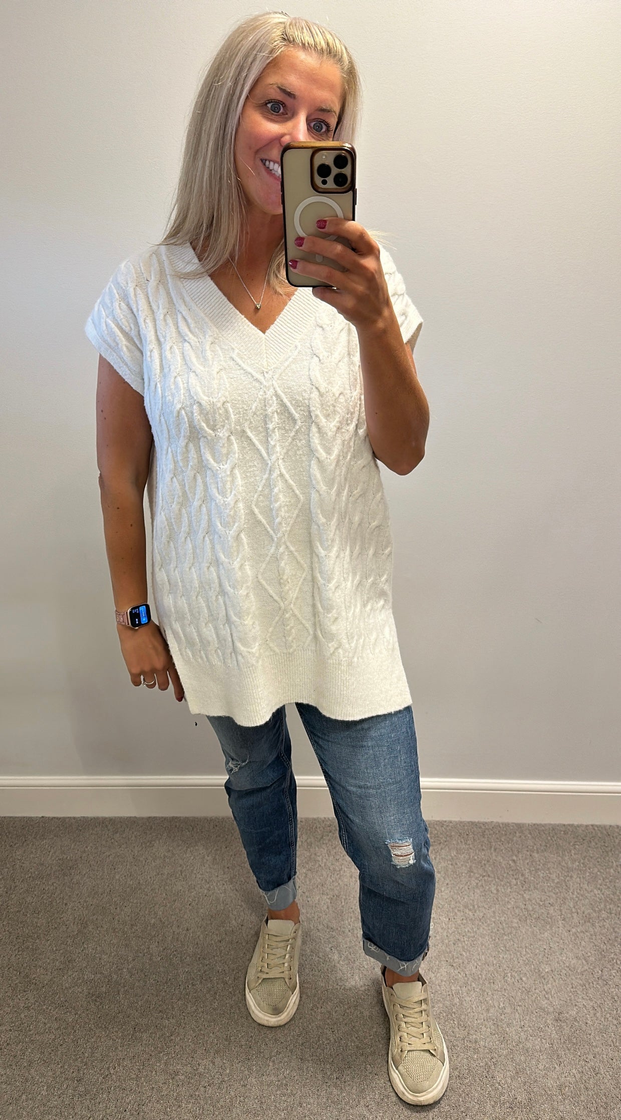 F&F cable knit V neck short sleeve top size M would fit upto size 16