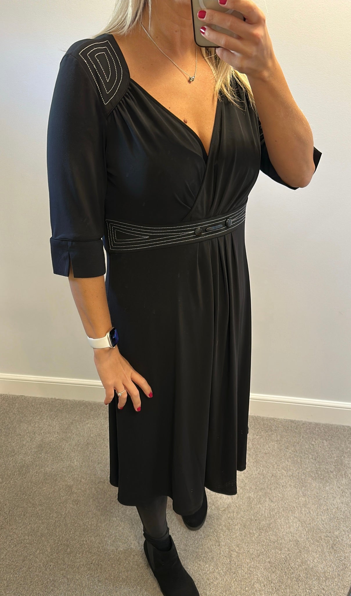 “Gold” black and white stitched dress size 16