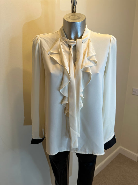 Zara ruffled blouse size M fit upto size 12