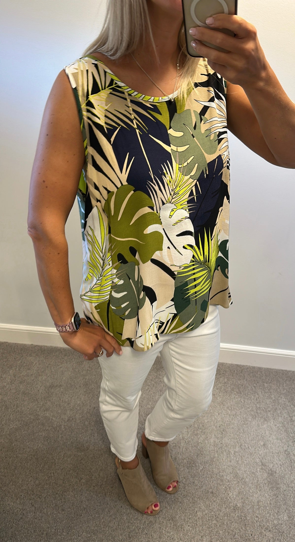 Wallis green and navy floral top size 18