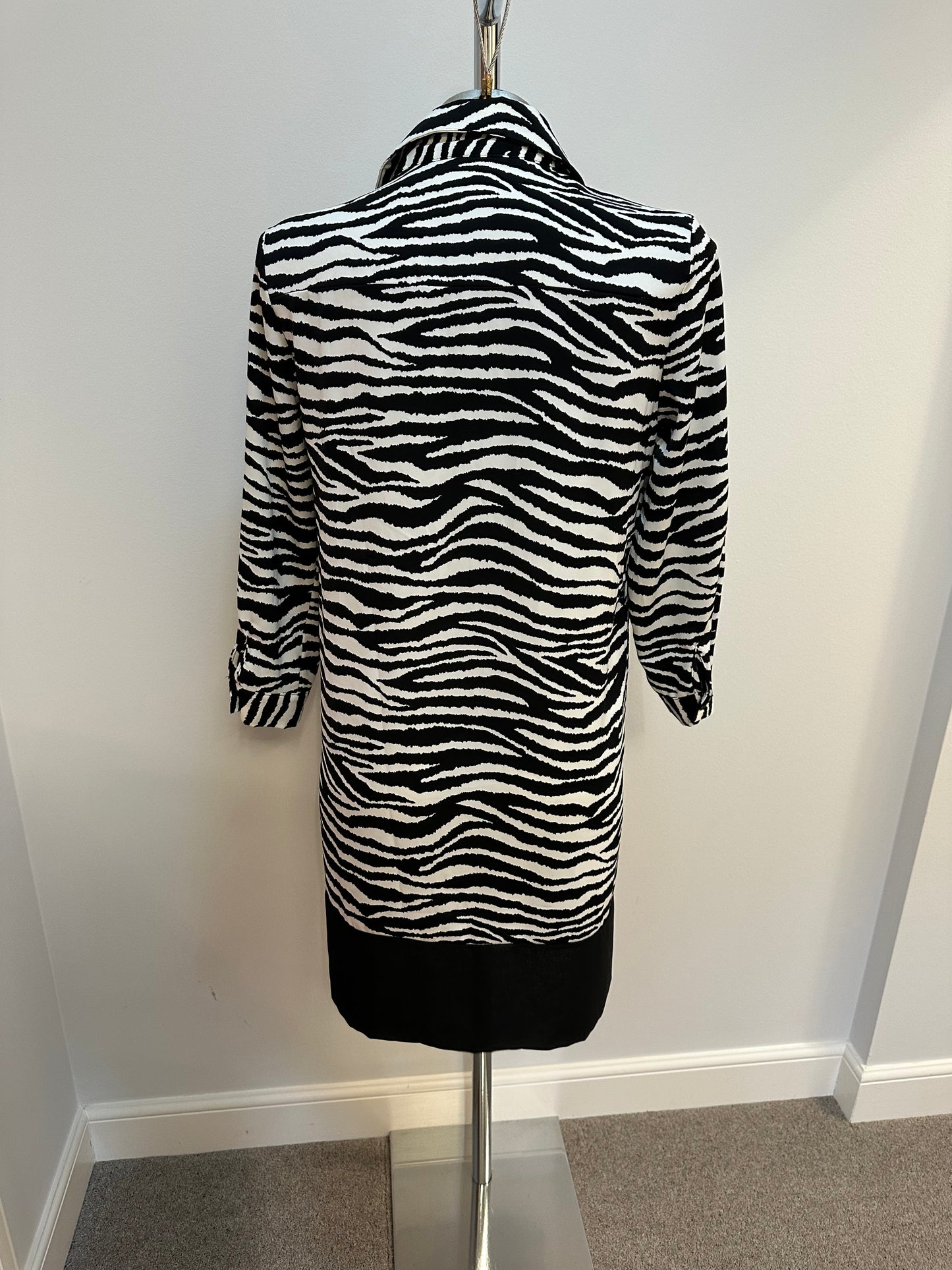 In vogue black and white zebra print shirt dress size S fitting upto size small 12