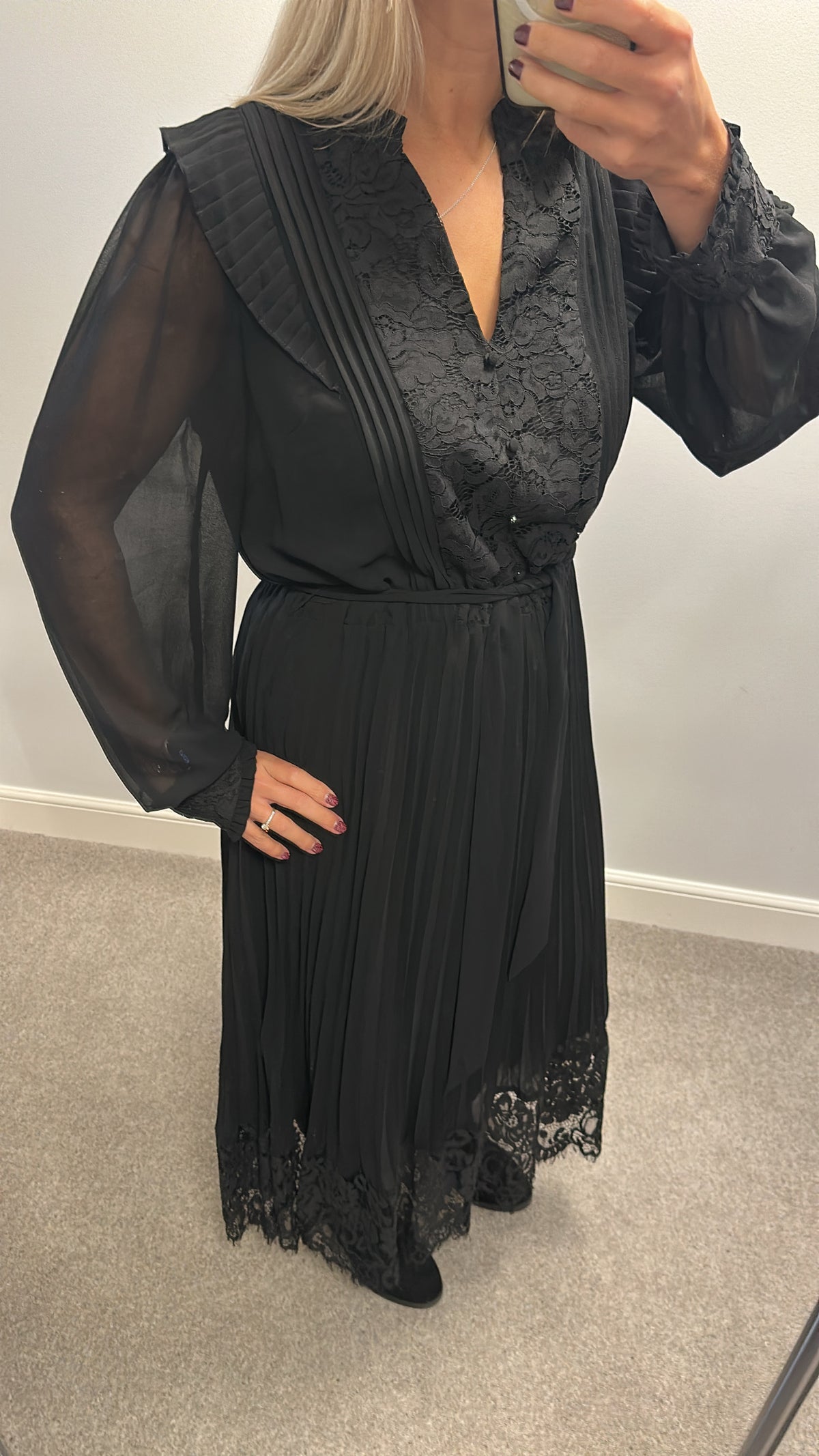 Love & Roses Black Pleated Chiffon Lace Midi Dress size 16