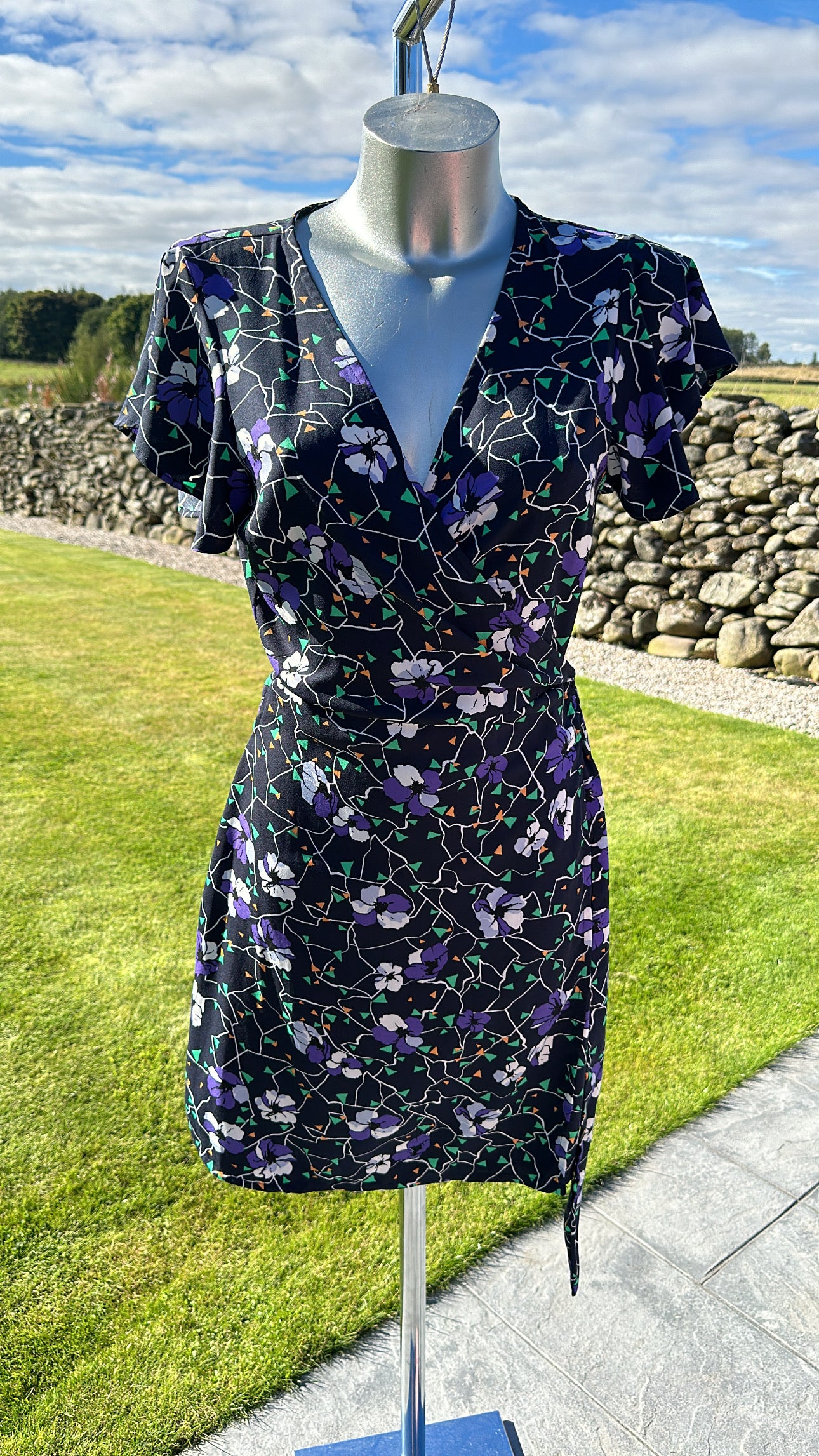 Vero Moda navy floral wrap dress size M (fit upto size 12)