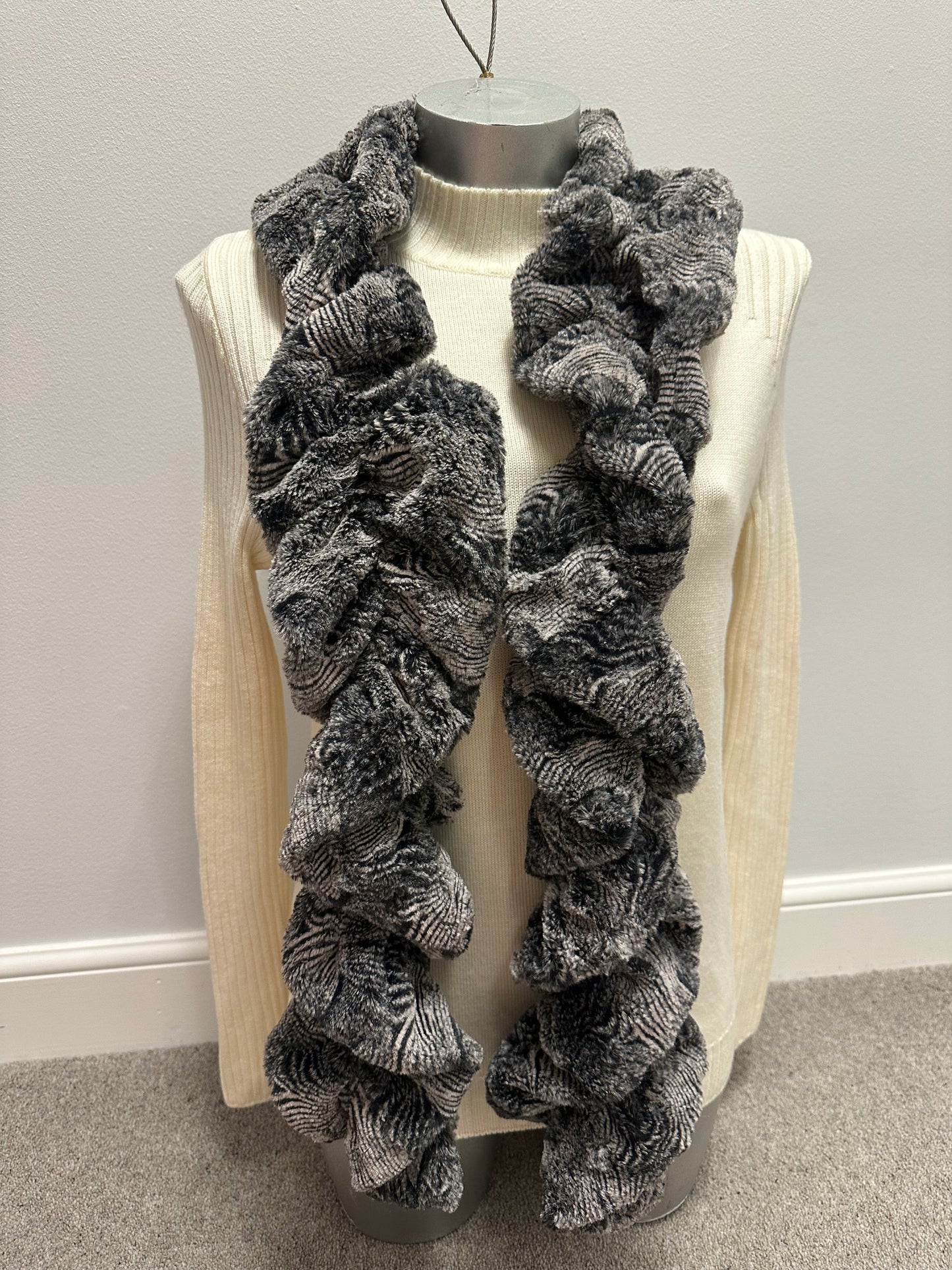 Luxury faux fur grey scrunchy scarf