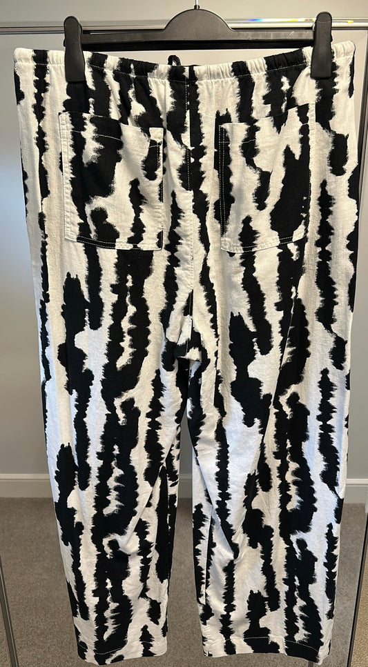 M&S black / white wide leg trousers size 18 regular brand new with tags