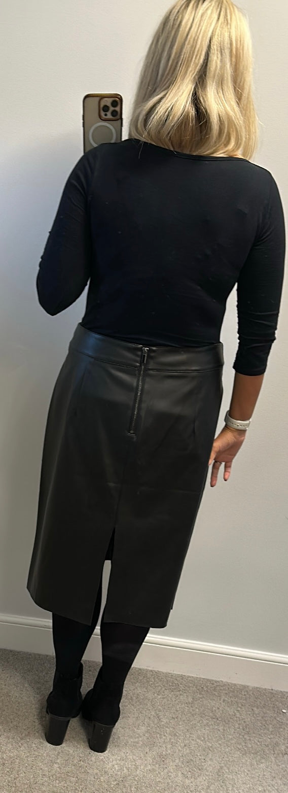 Dorothy Perkins black leather style skirt size 16