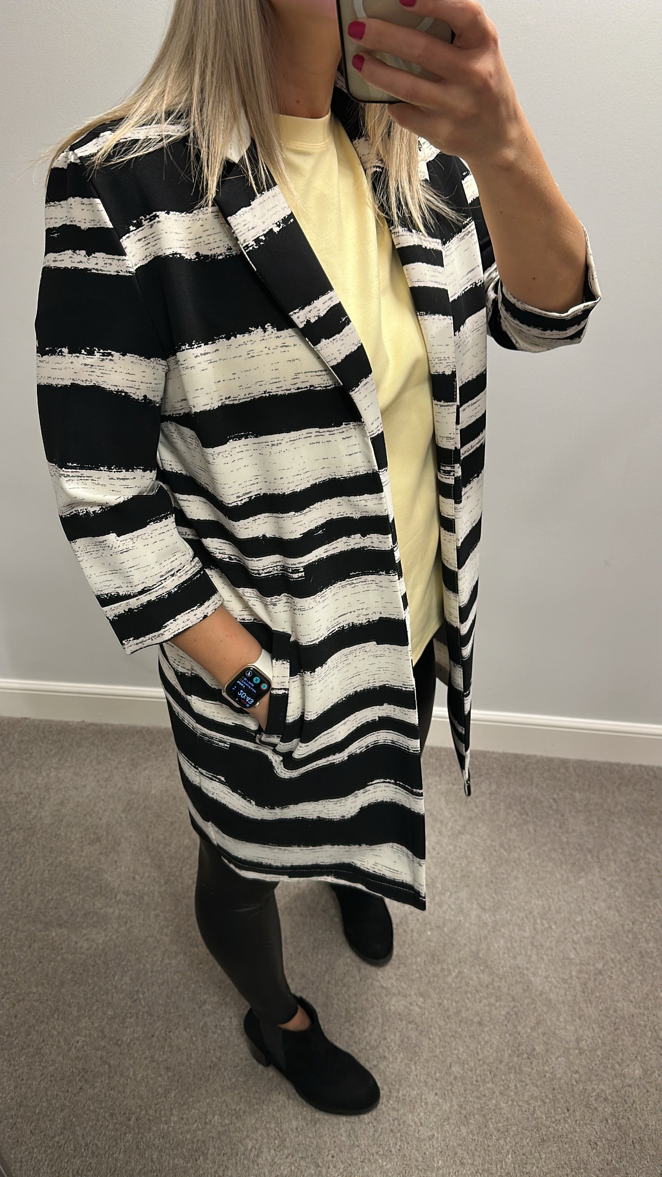 Girls on film black and white long line blazer size 12