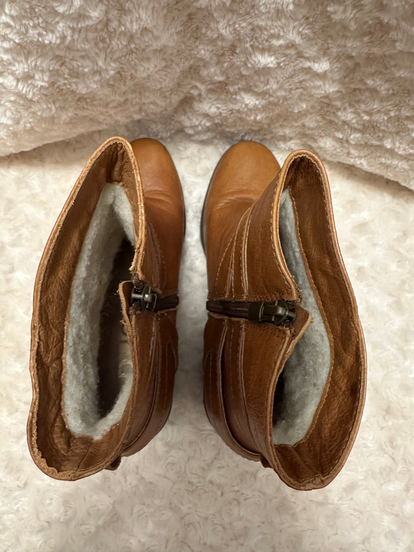 Brown leather lined boots brand new size UK 5