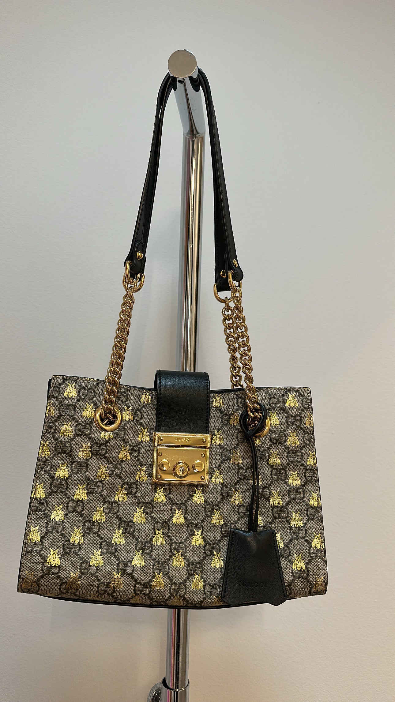 Gucci Padlock Small GG Supreme Bee shoulder tote leather bag
