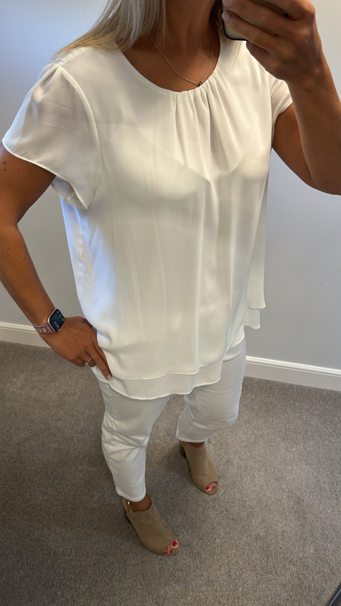 Wallis white floaty top size 18
