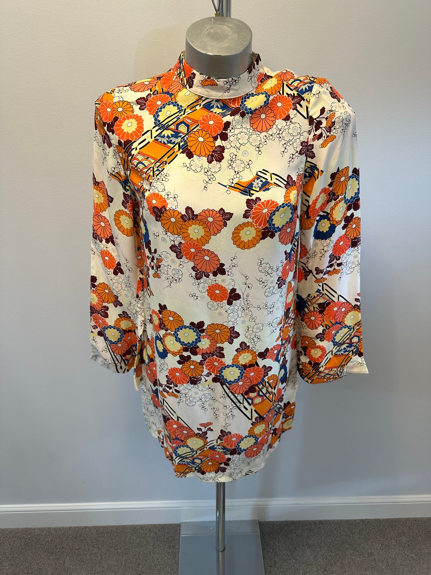 Superdry floral dress size 8 brand-new with tags RRP £64.99