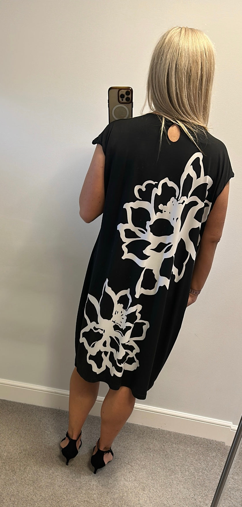 Klass black floral dress size 22