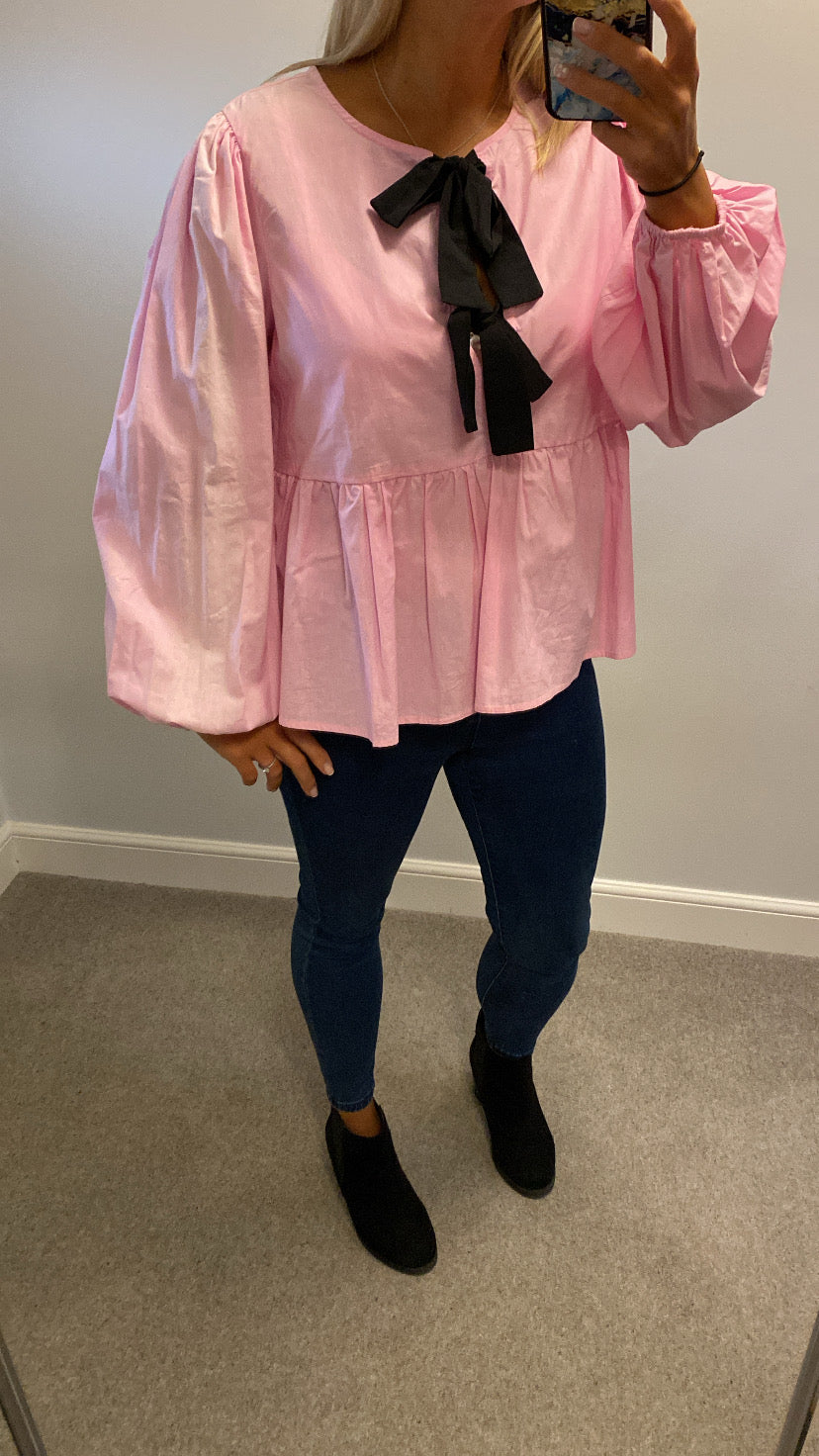 Pieces pink black bow top size xl would fit upto size 18