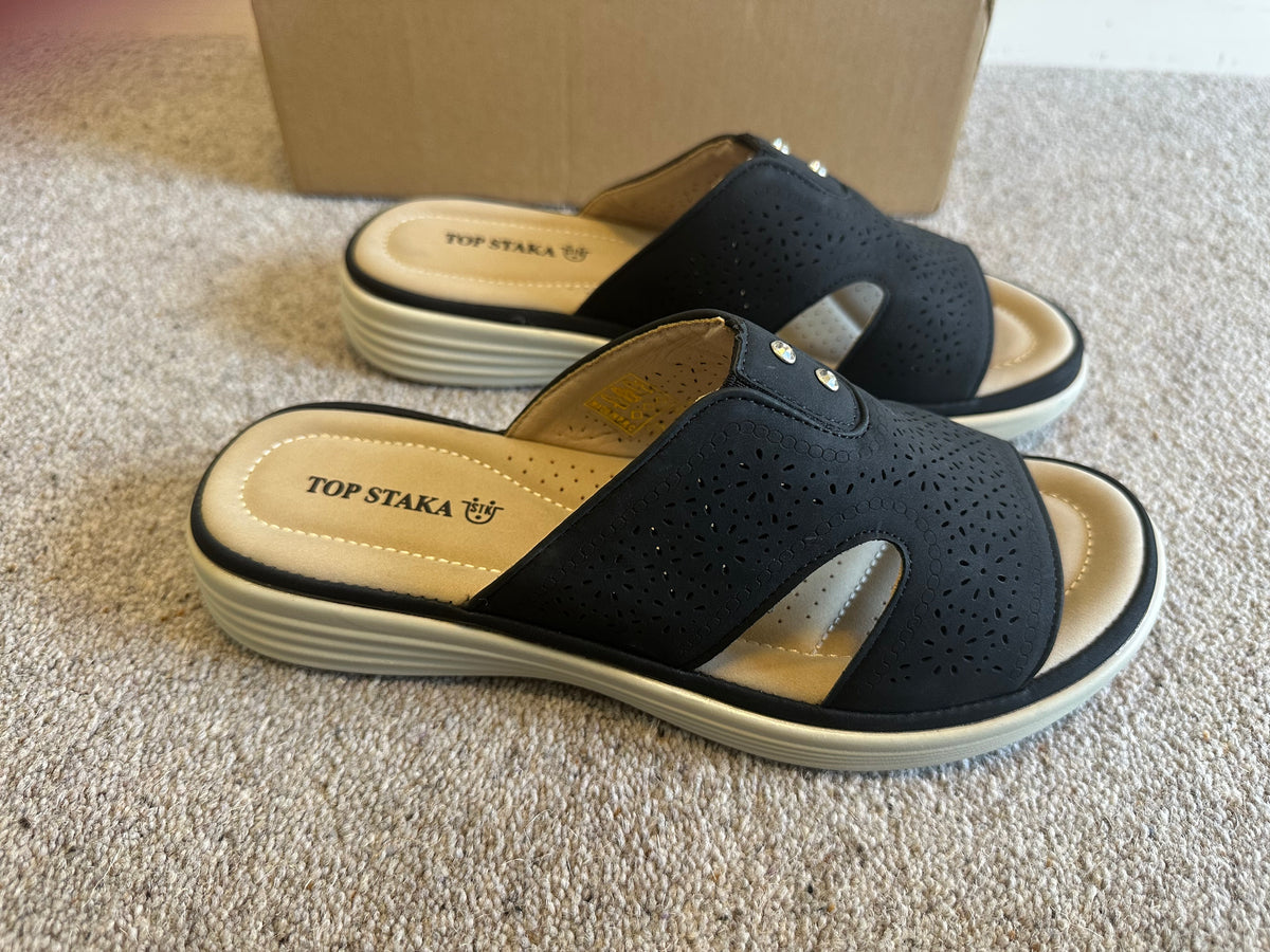 Top Staka Women’s Comfort Black Sandals Cushioned Mules size 7 brand new with box