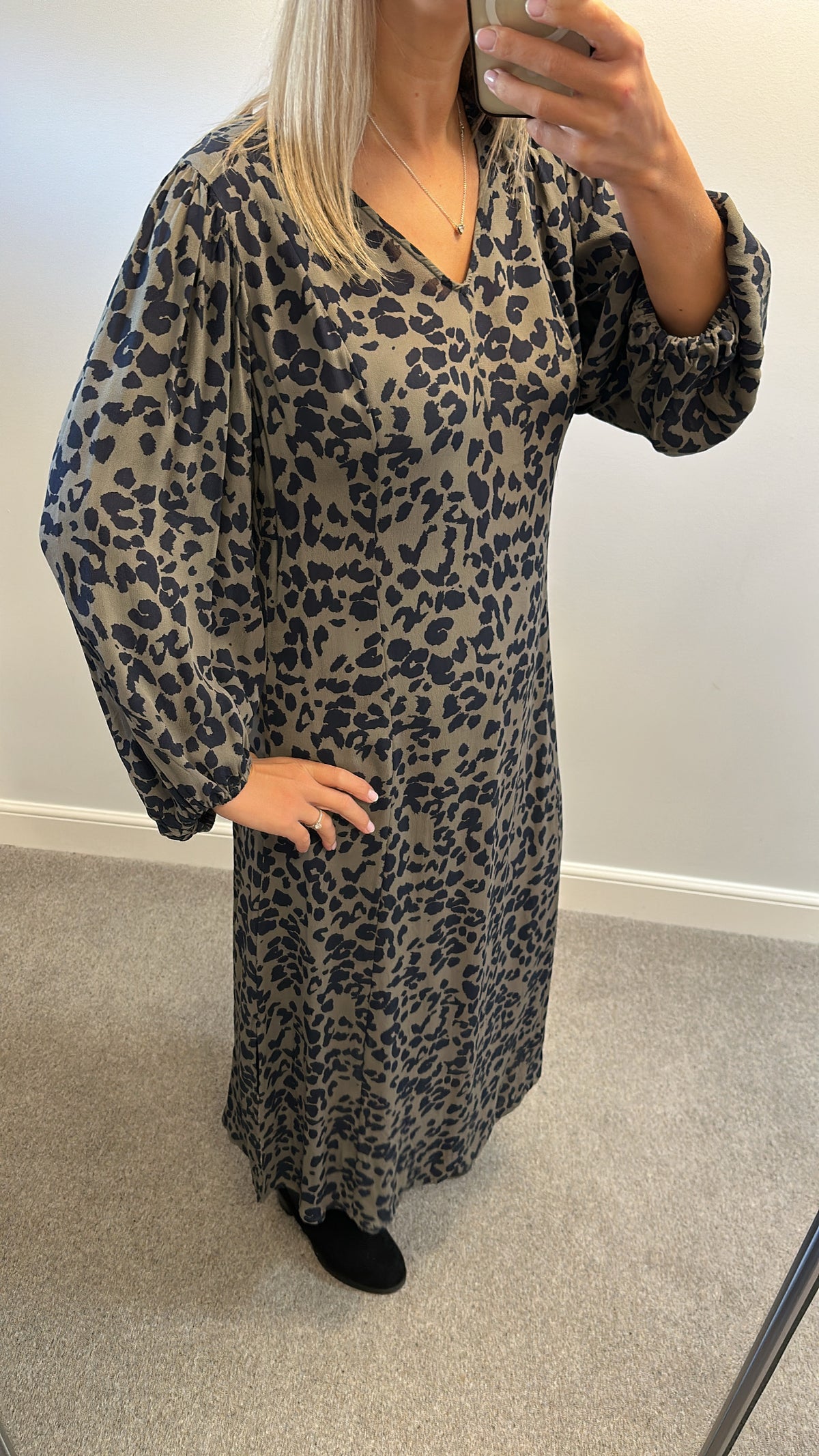Mint velvet khaki green and black printer size 14