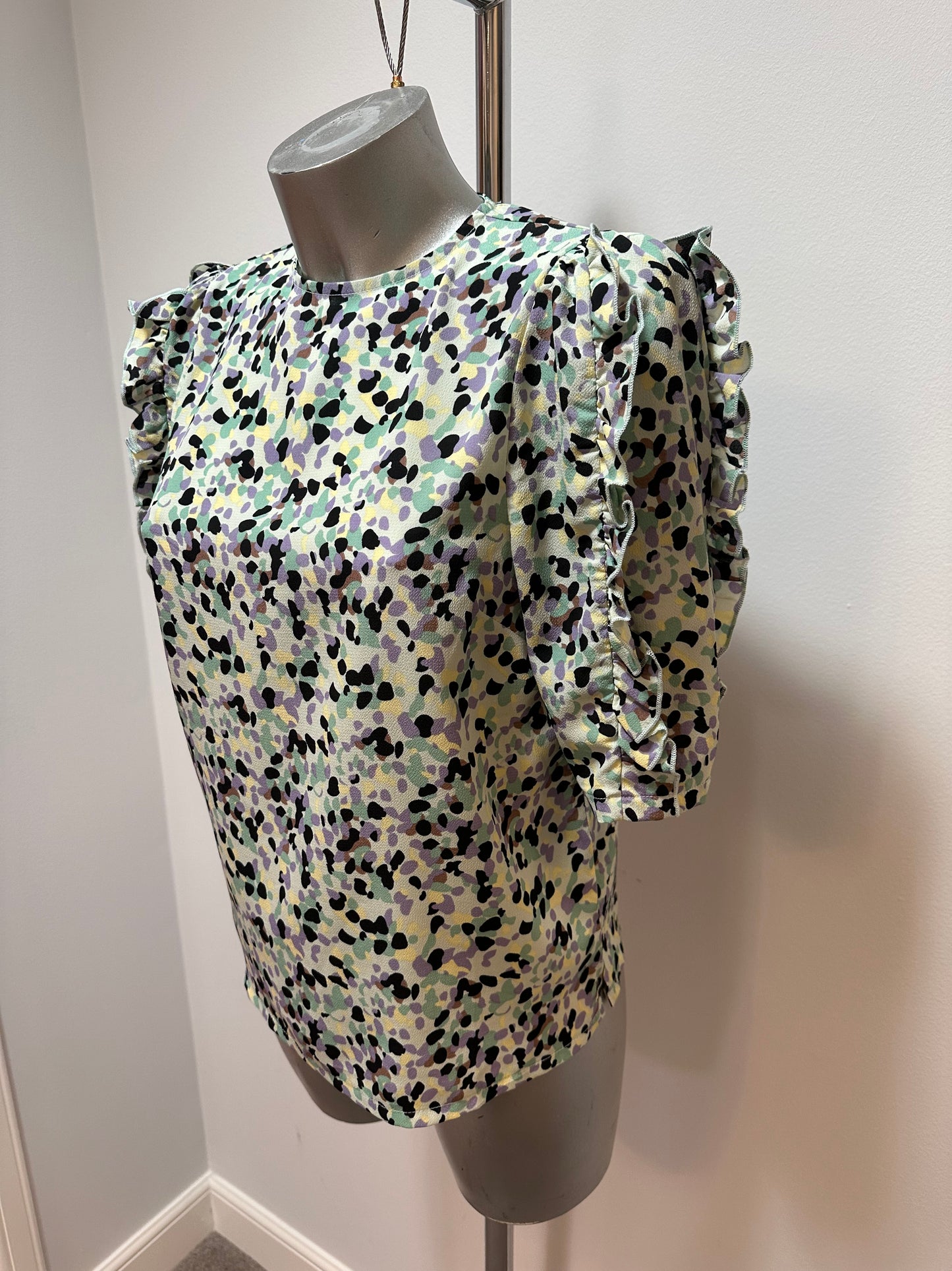 Girl in Mind colourful blouse with frill sleeves size 8