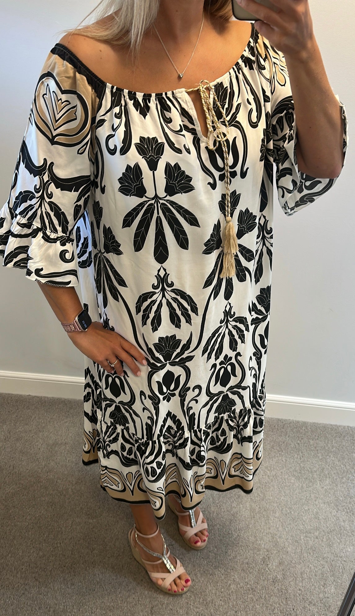 Spanish boutique Black and white print midi dress one size fitting upto size 20