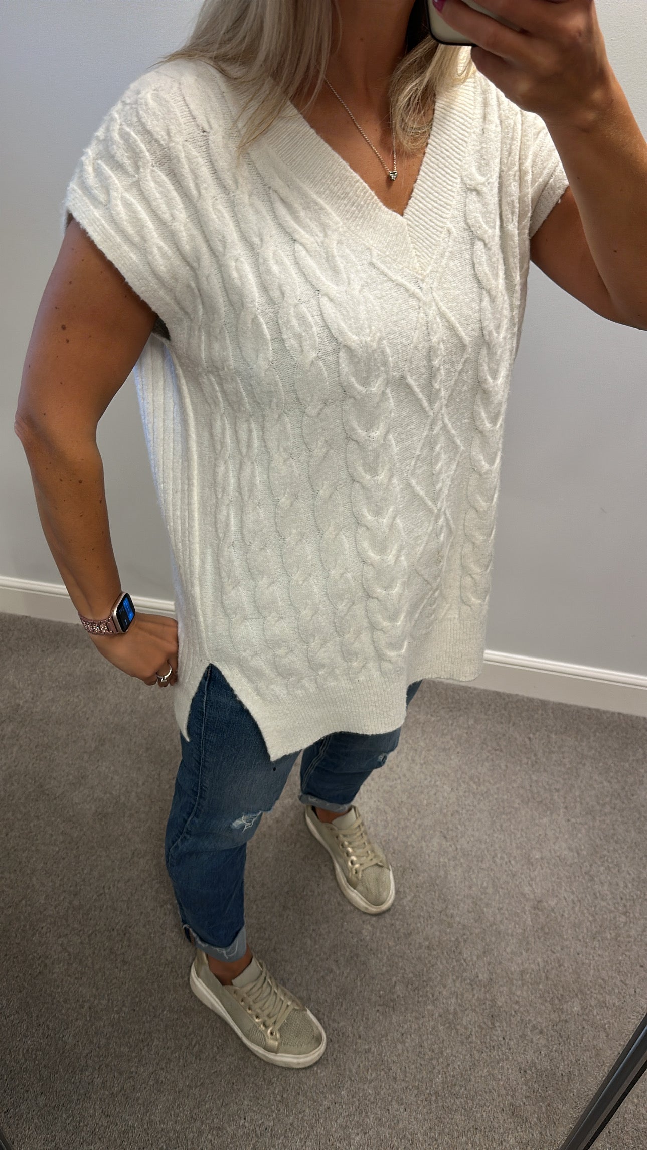 F&F cable knit V neck short sleeve top size M would fit upto size 16
