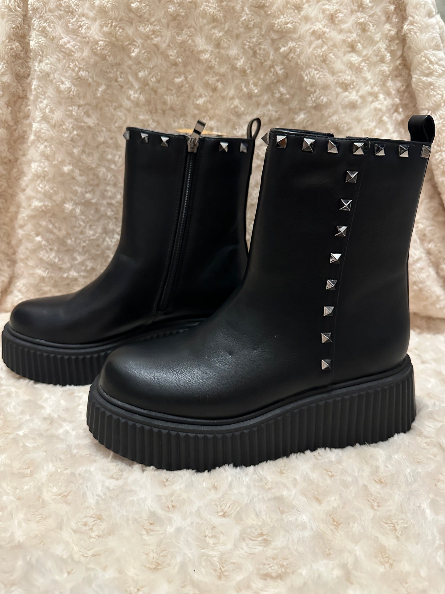 Alta Moda black studded boots size UK 7 brand new