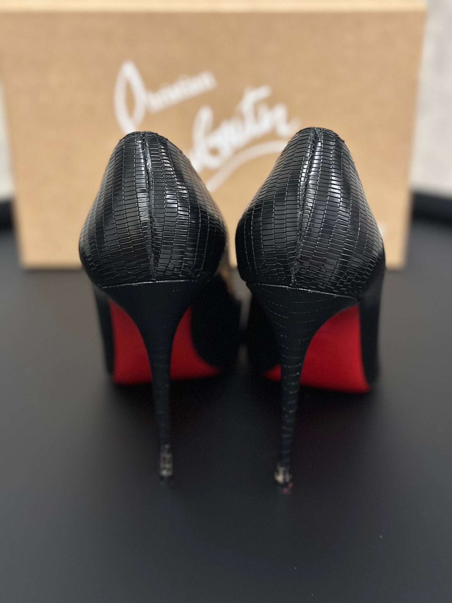 Christian Louboutin “Kate calf iguane” black court heels size 39.5