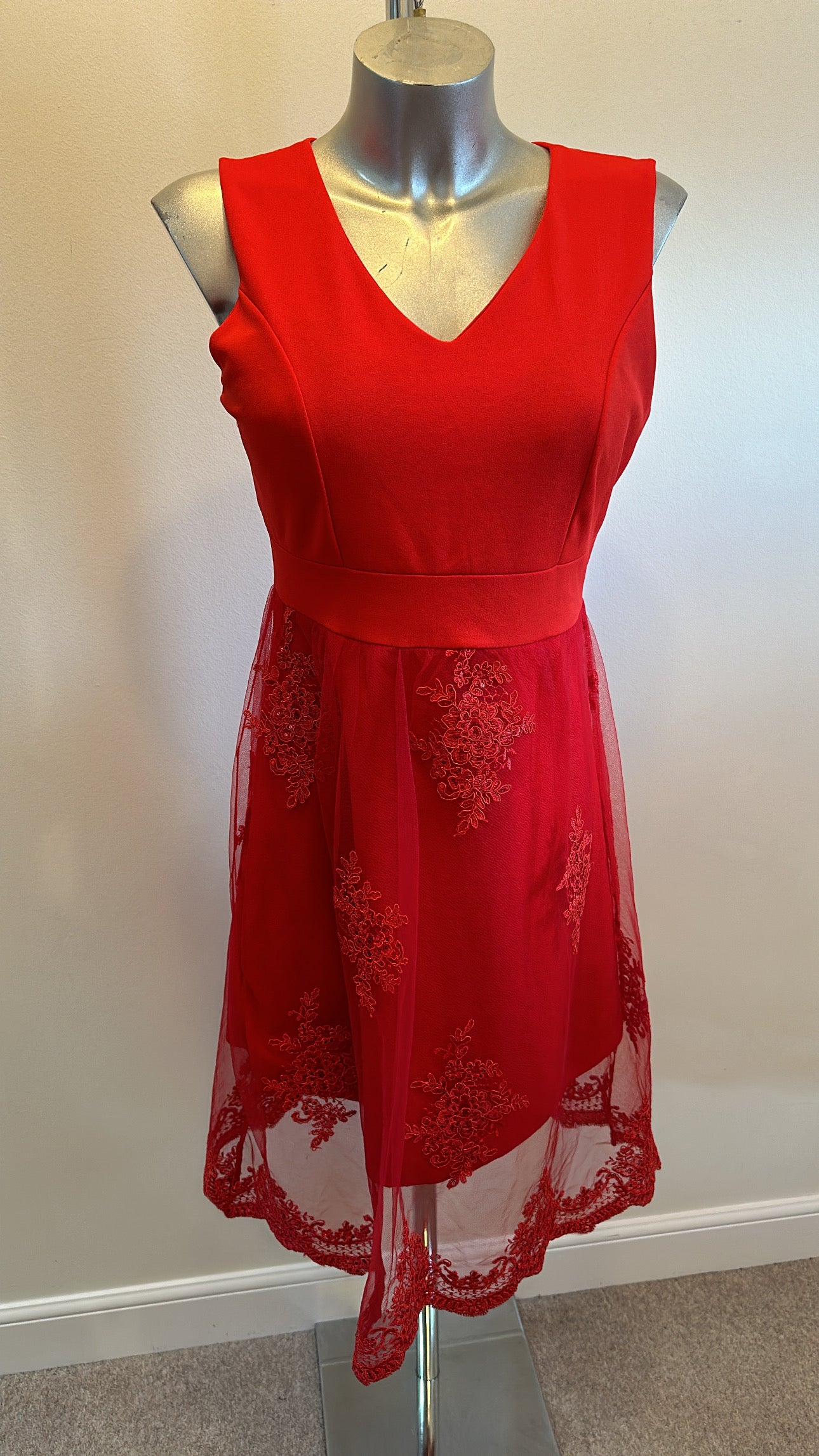 Yumi red lace dress size 12