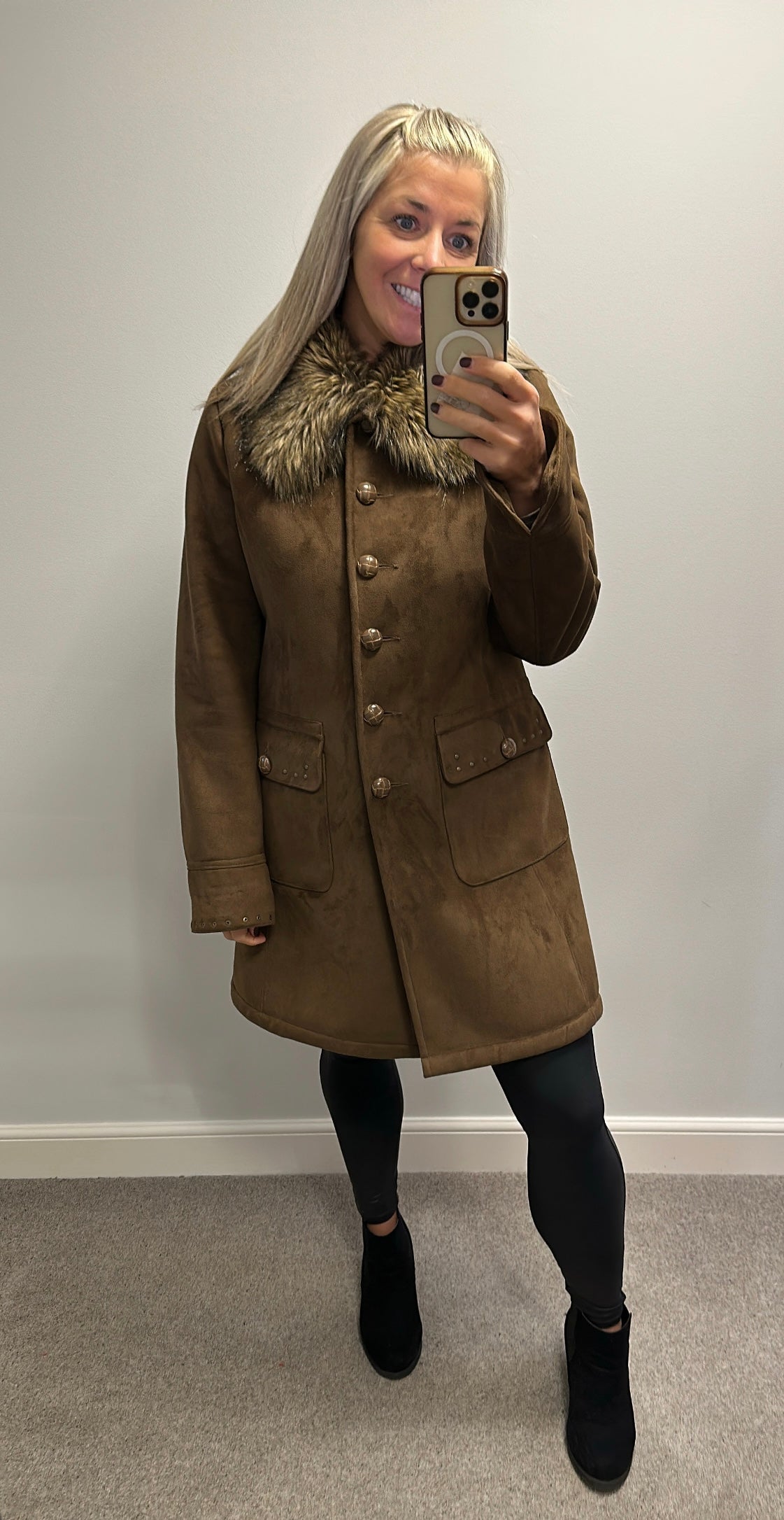 Centigrade brown faux fur collar size M would fit upto size 14