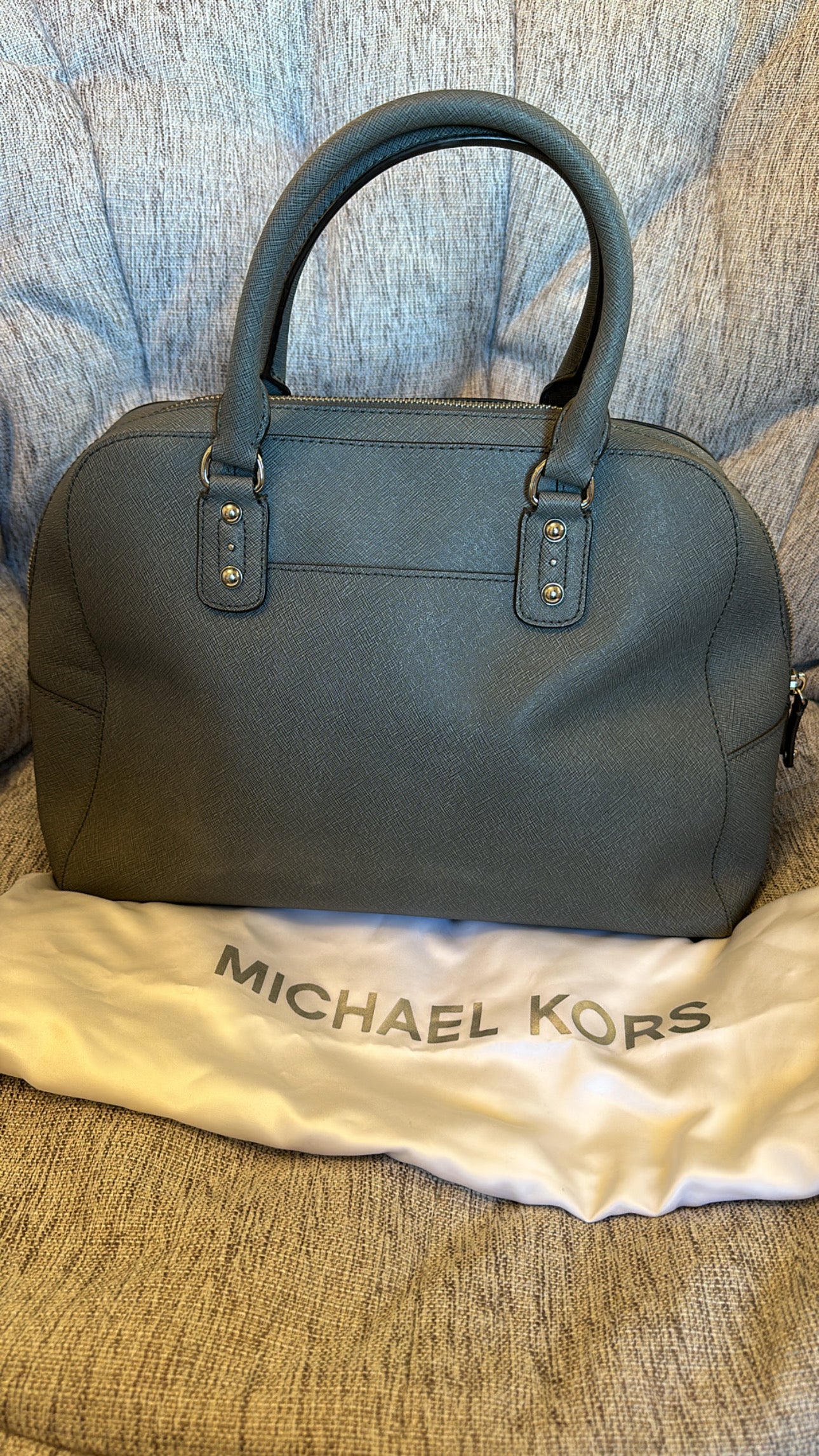 Michael Kors Saffiano grey bag