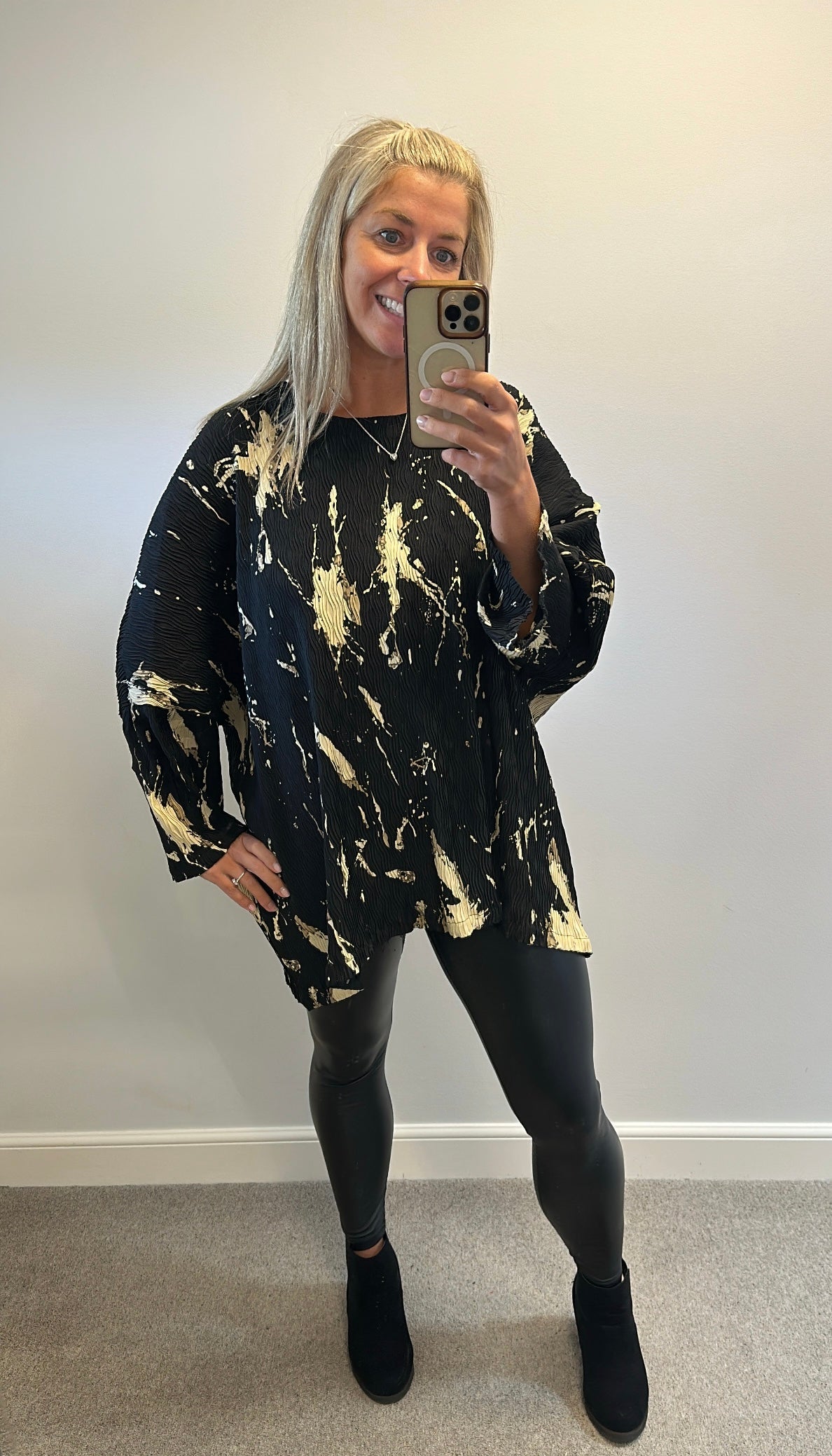 Bella blue black and beige print top size L/XL fitting upto size 20+