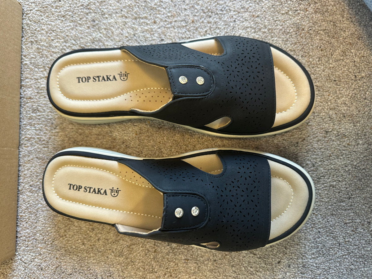 Top Staka Women’s Comfort Black Sandals Cushioned Mules size 7 brand new with box