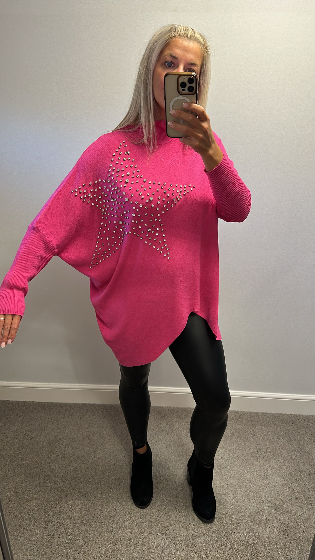 Diverse pink batwing rhinestone star jumper one size fitting upto size 22