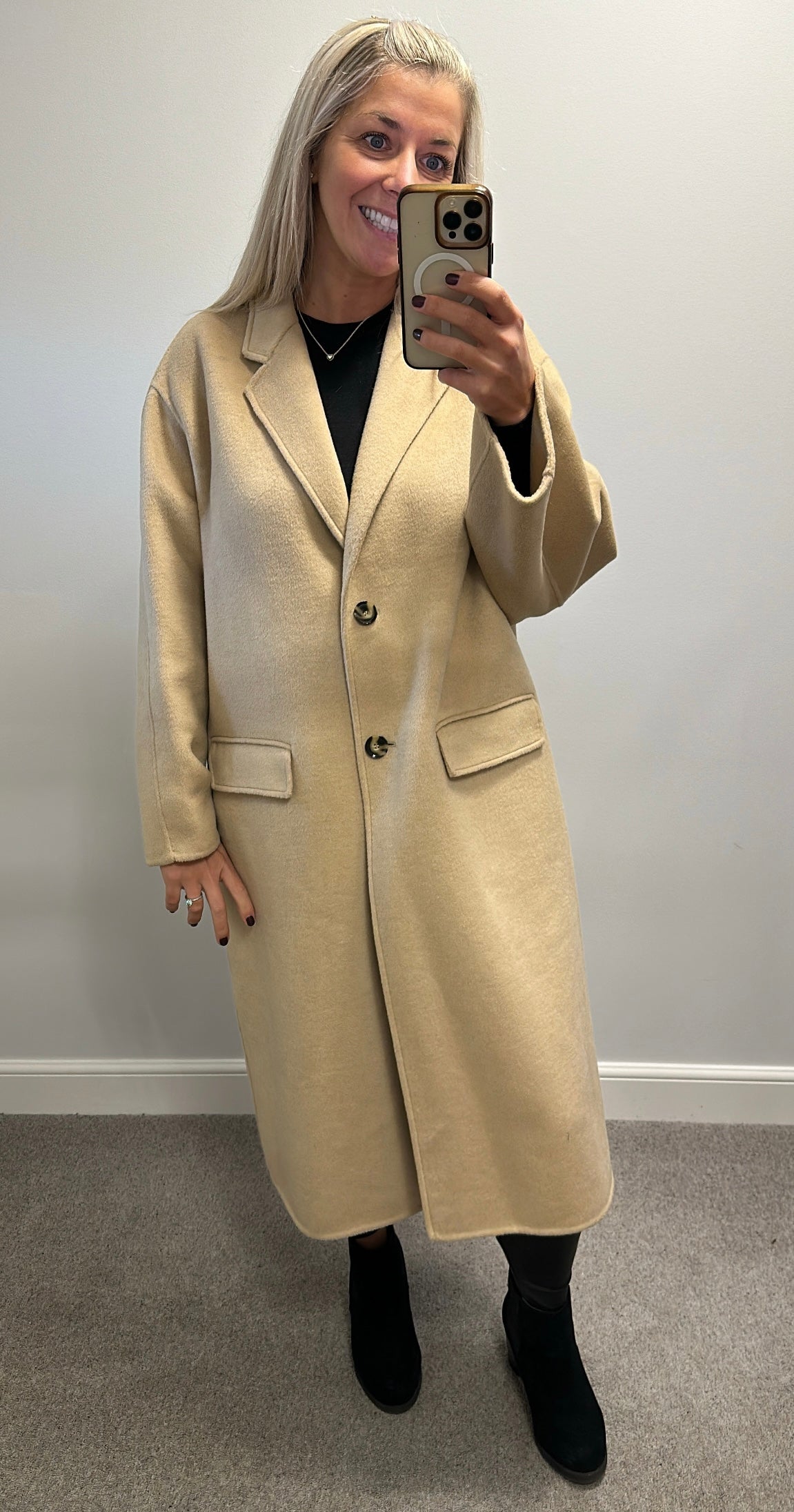 Zara beige wool jacket size M-L would fit upto size 18