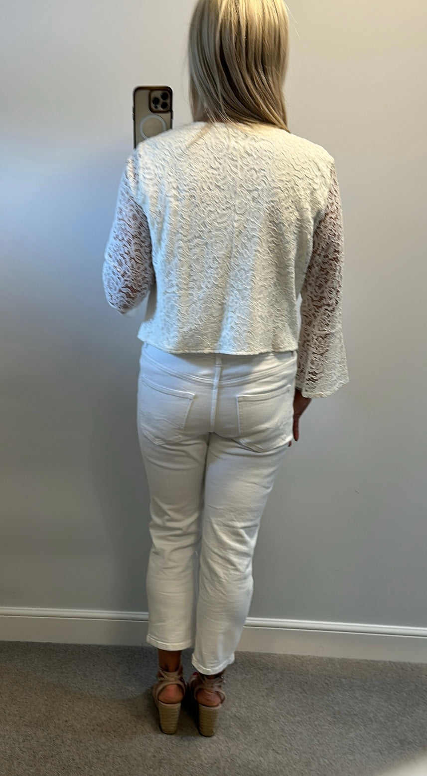 Cream lace top onesize would fit upto size 16