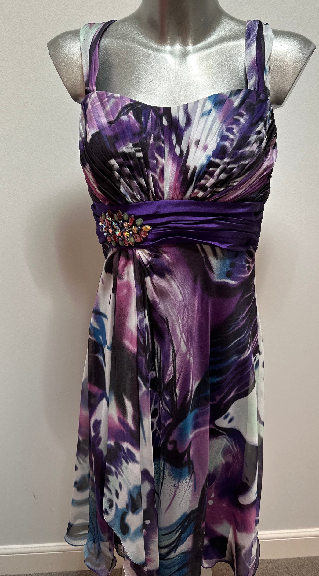 Veni Infantino purple abstract print dress with embellished jewels small size 14