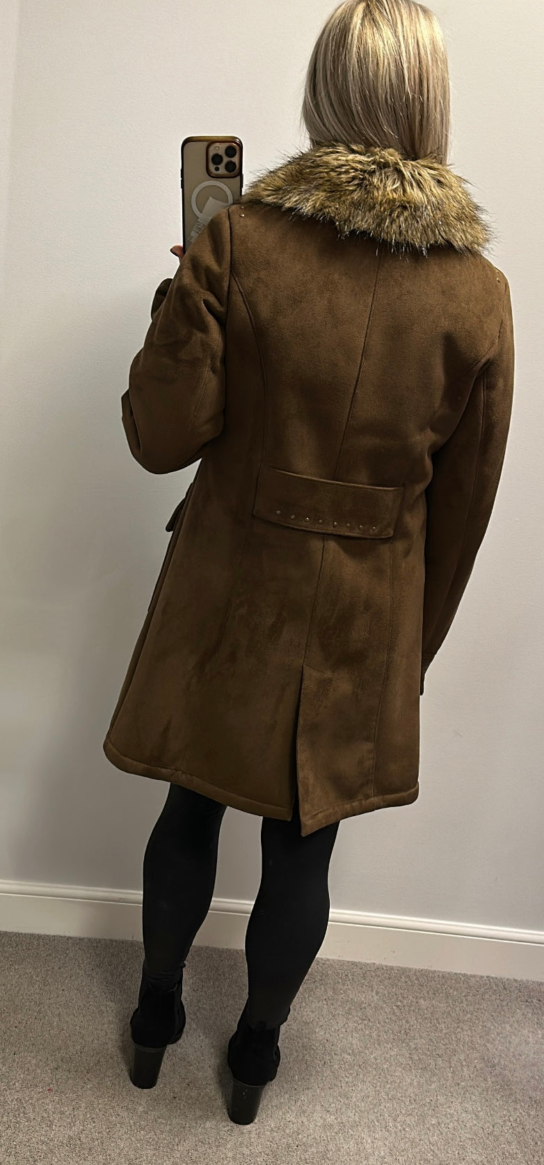 Centigrade brown faux fur collar size M would fit upto size 14