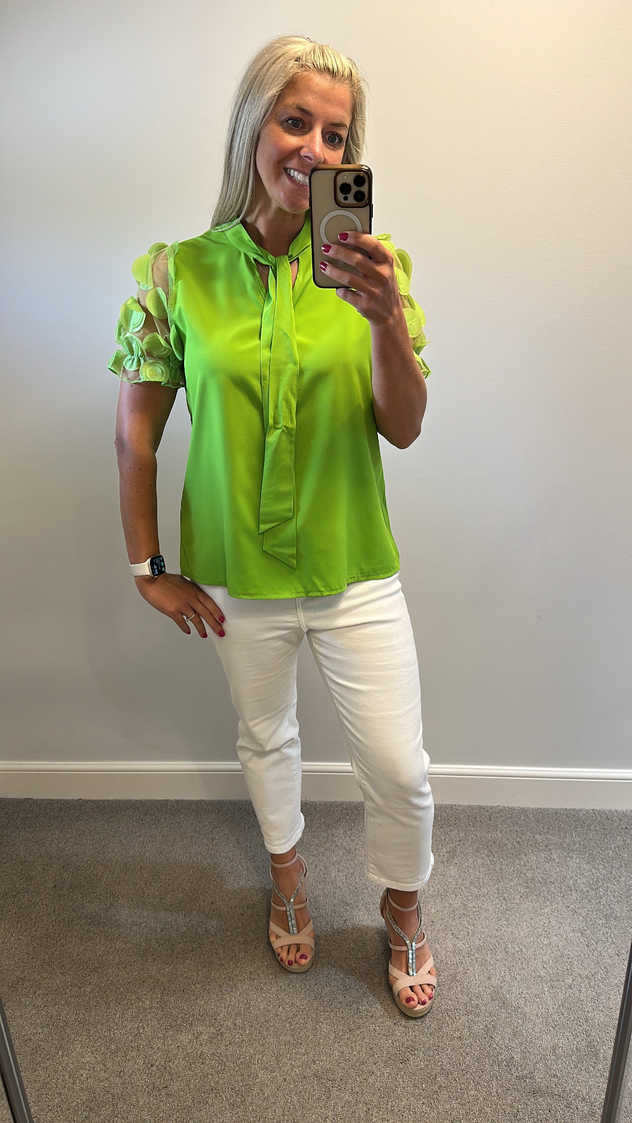 Green 3D disc top one size fitting upto size 16