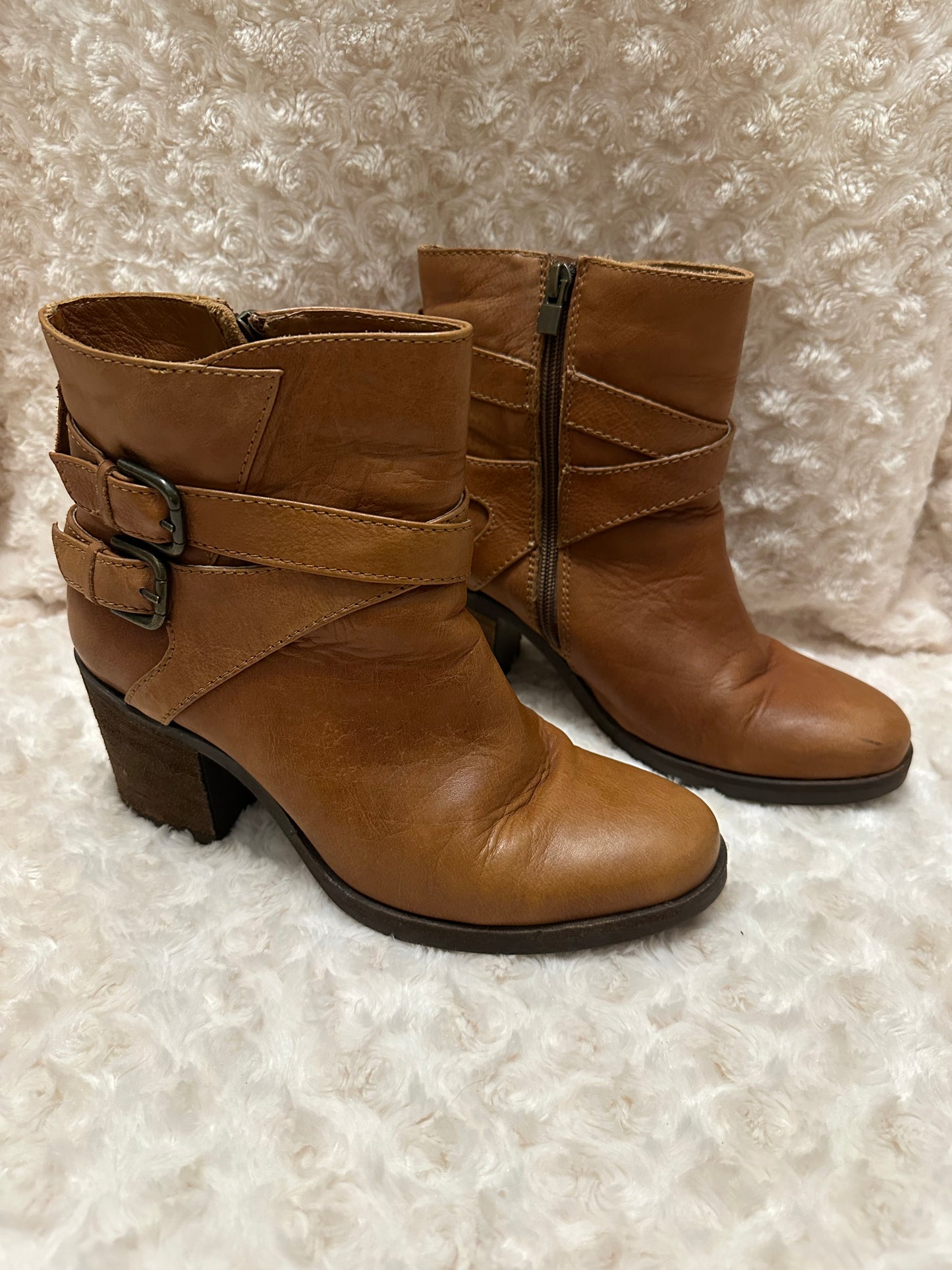 Brown leather lined boots brand new size UK 5