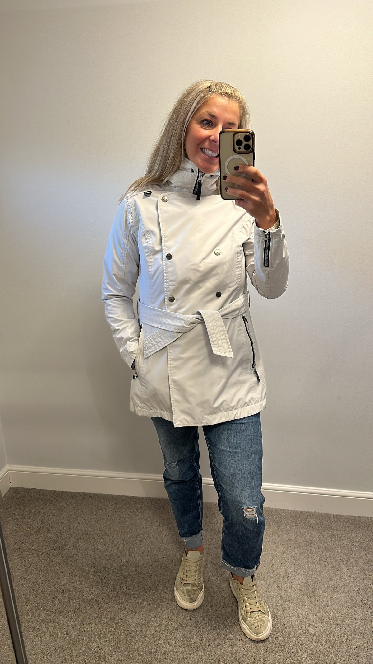 Helly Hansen off white Welsey II Waterproof Trench Coat size M would fit upto size 12 also available in black