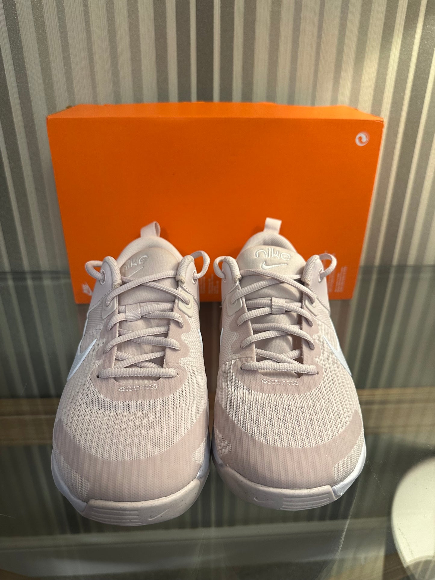 Ladies Rose pink Nike zoom “Bella 6” trainers UK 6.5