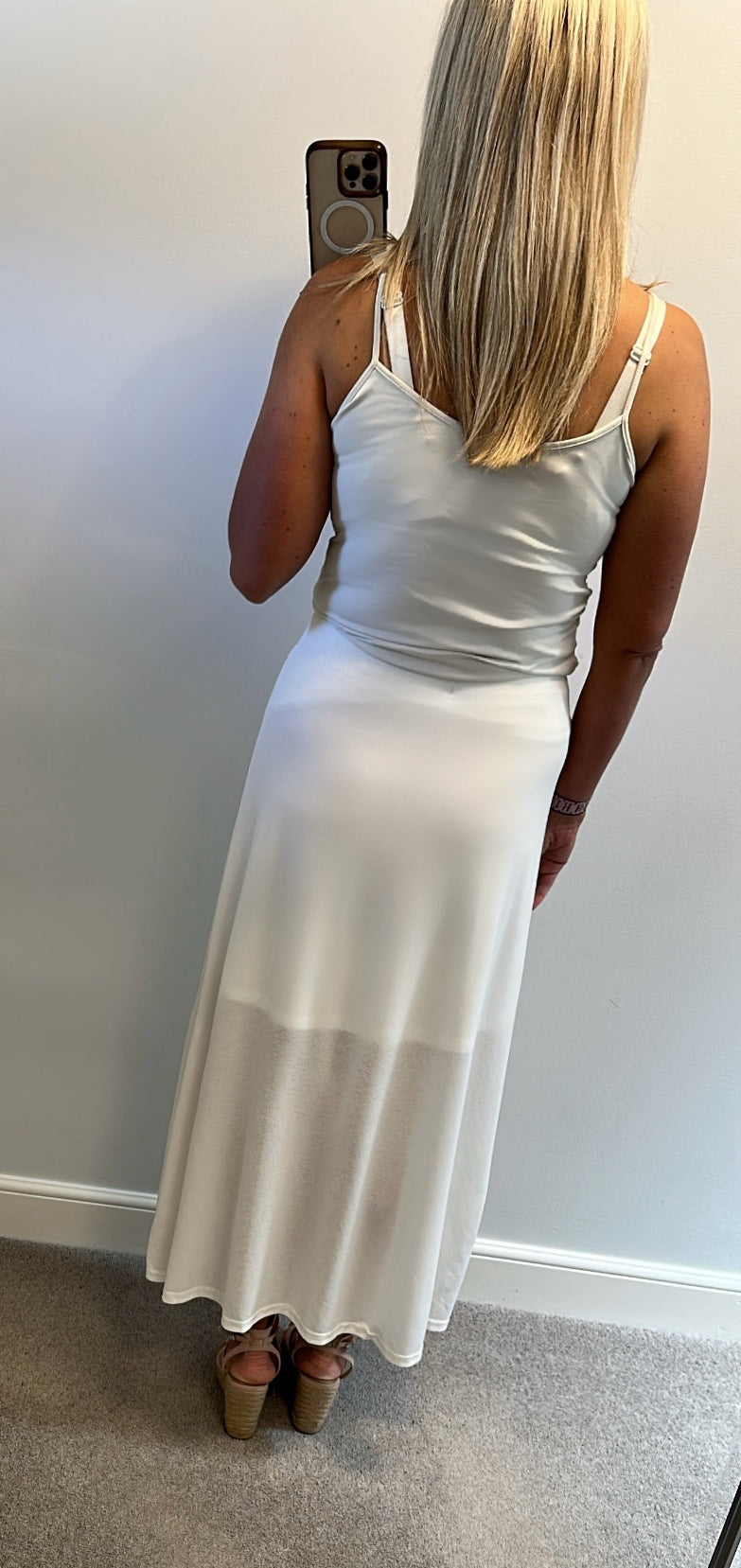 Valleygirl off white and gold button skirt size M would fit upto size 14